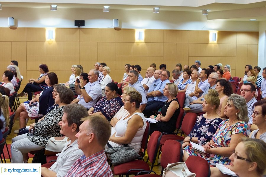 Szakmai tanévnyitó a Kodály Zoltán iskolában