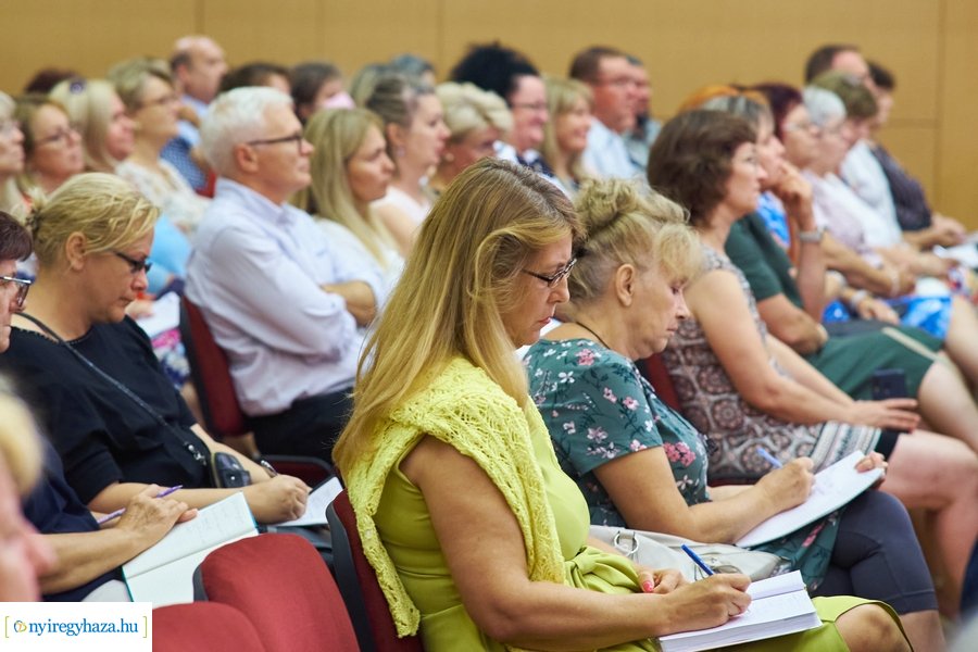 Szakmai tanévnyitó a Kodály Zoltán iskolában