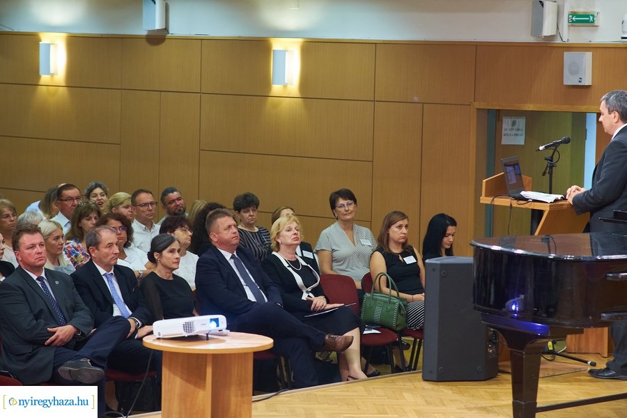 Szakmai tanévnyitó a Kodály Zoltán iskolában