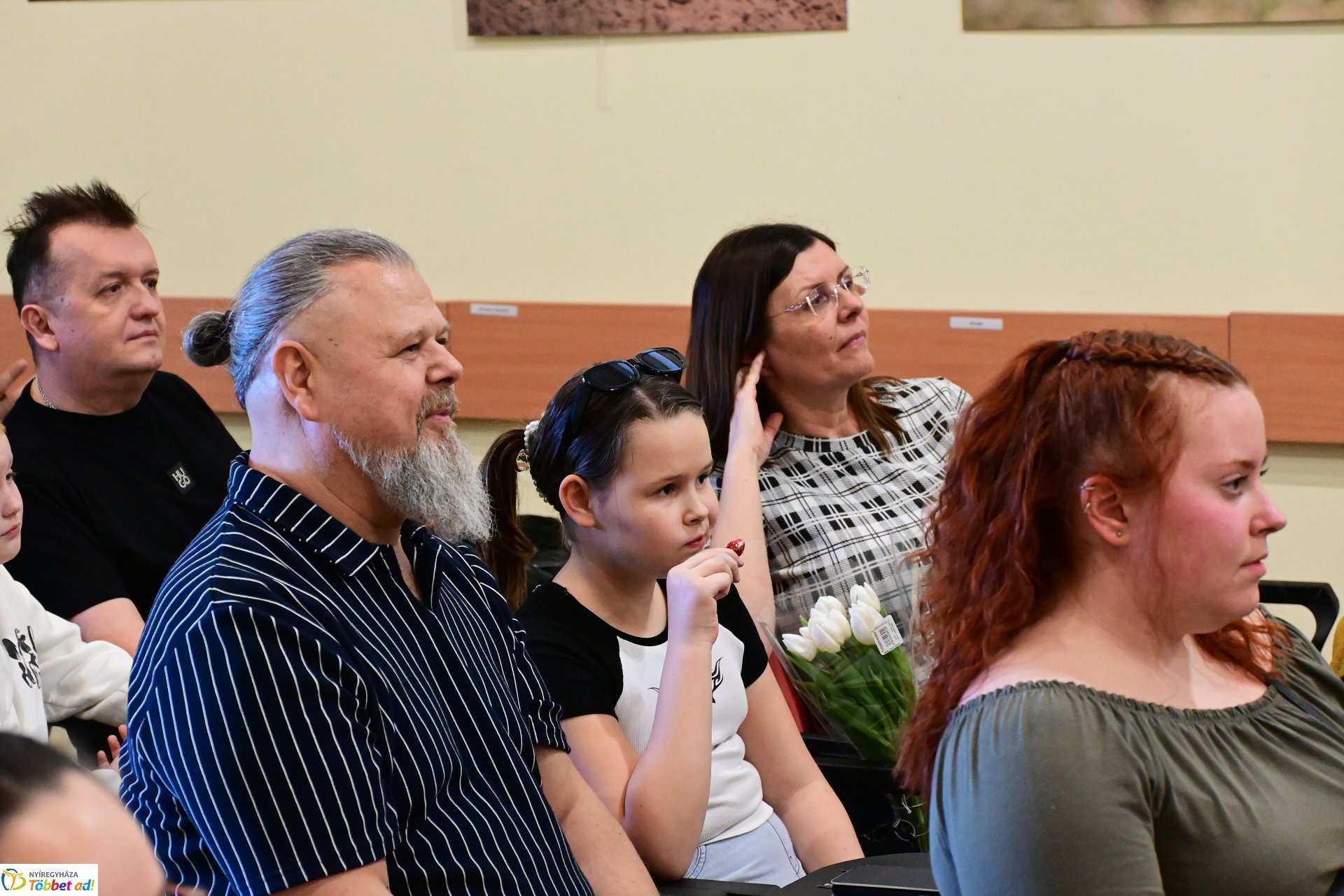 Szakos Andi mini koncert a könyvtárban