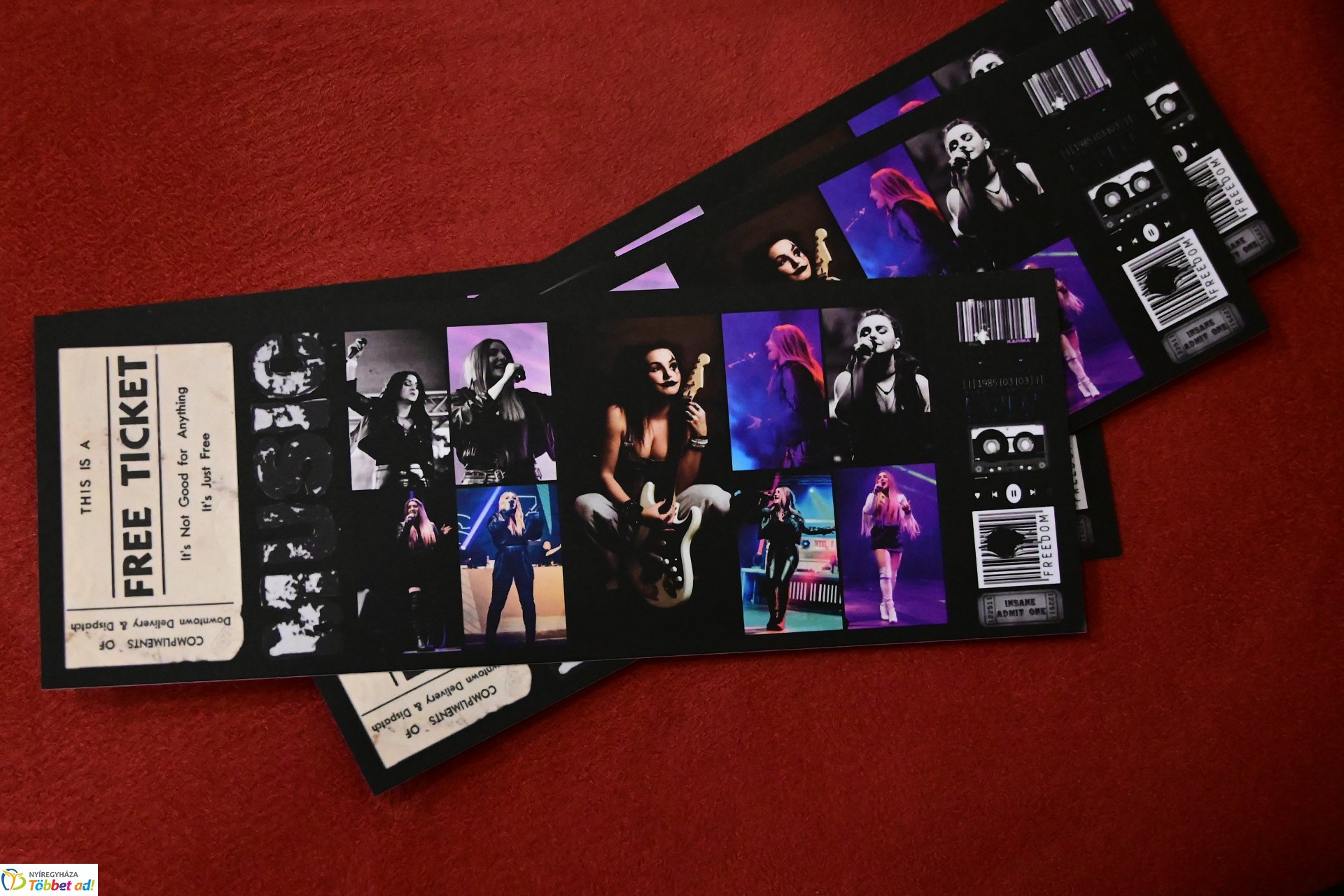 Szakos Andi mini koncert a könyvtárban