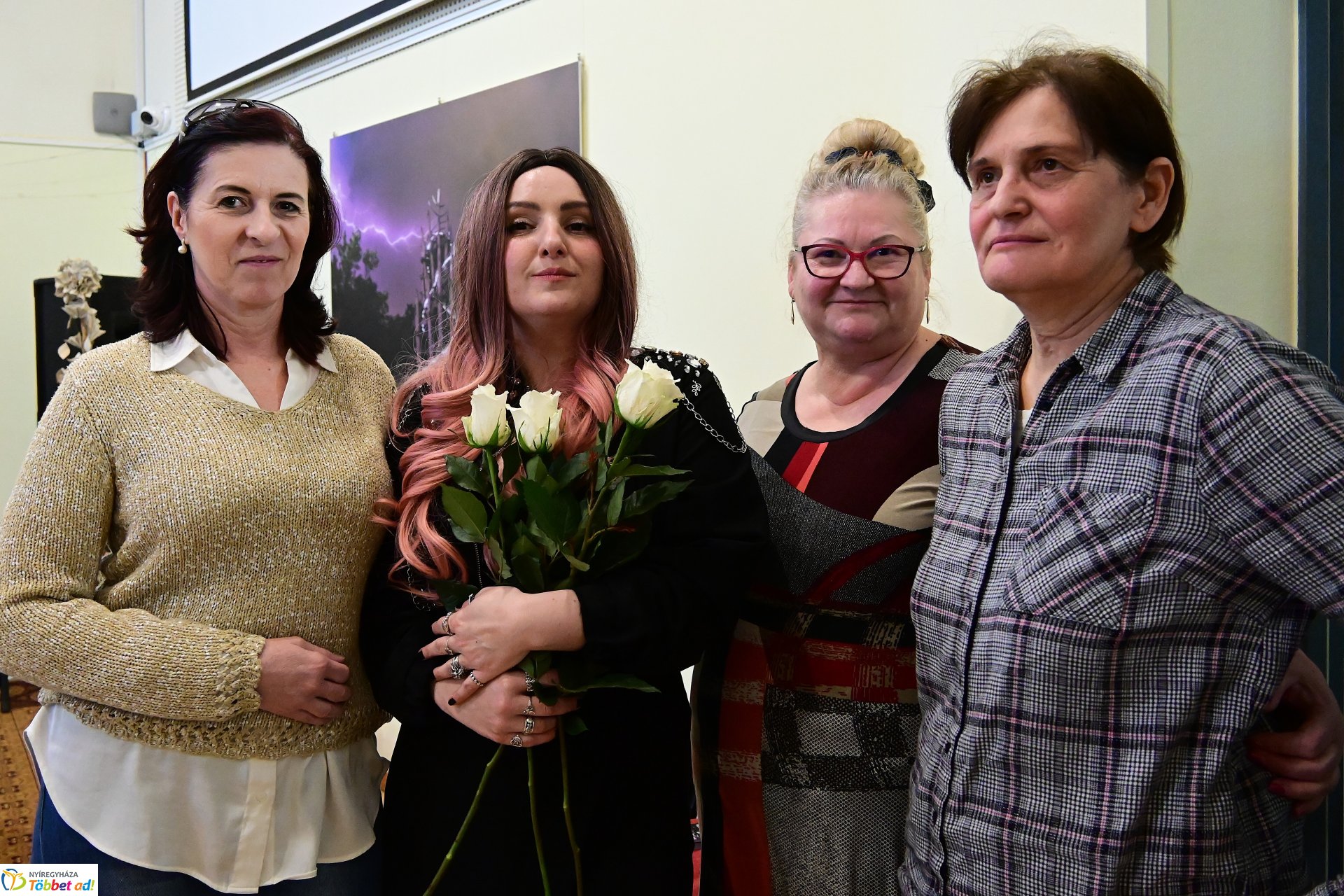 Szakos Andi mini koncert a könyvtárban