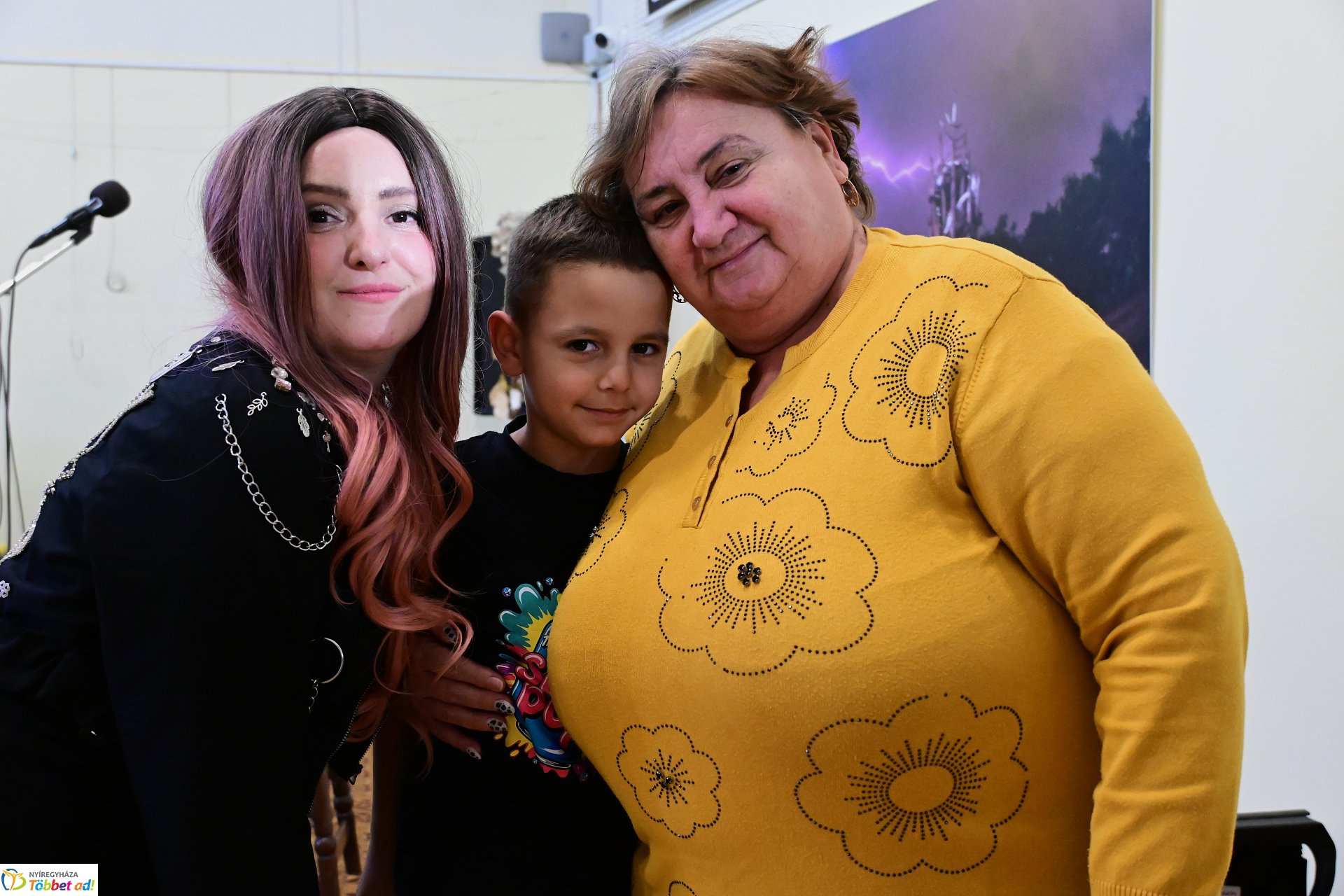 Szakos Andi mini koncert a könyvtárban