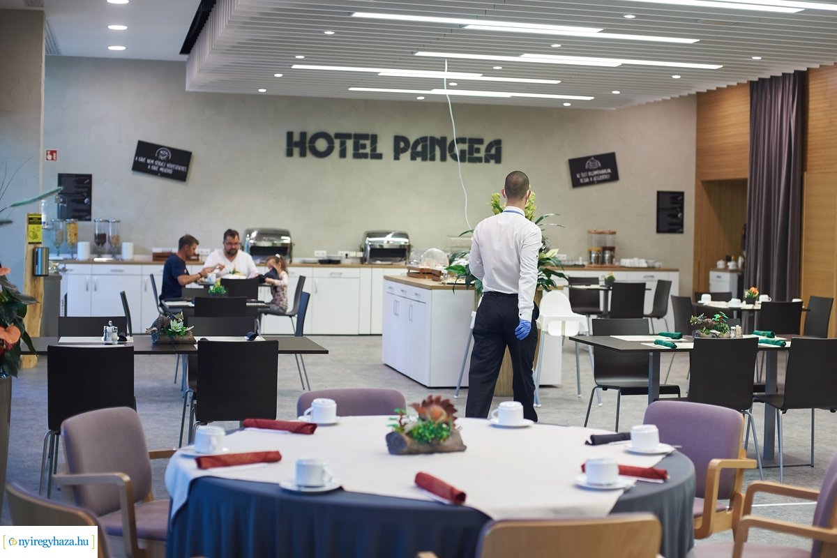 Szállóvendégek a Hotel Pangeában