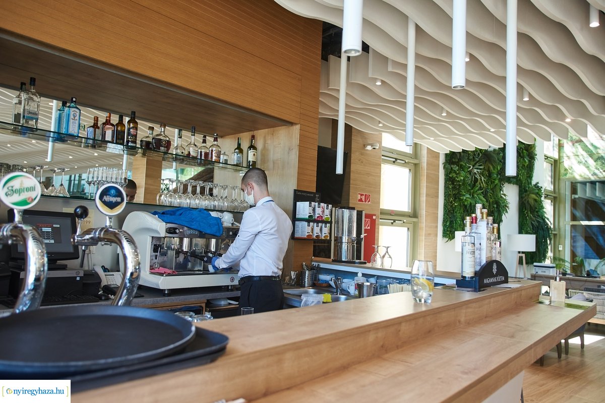 Szállóvendégek a Hotel Pangeában