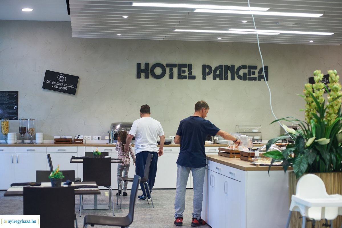 Szállóvendégek a Hotel Pangeában