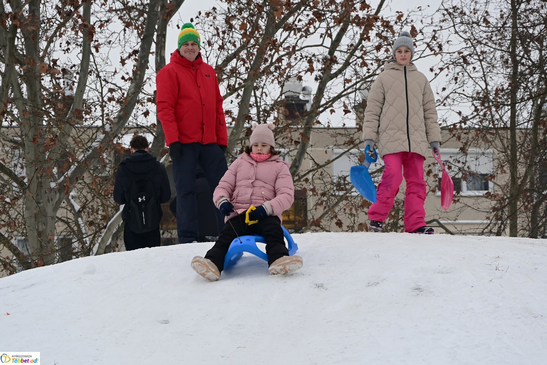 Szánkózás a Robinson-dombon