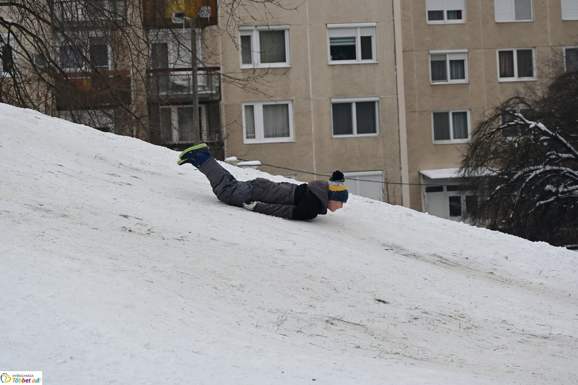 Szánkózás a Robinson-dombon