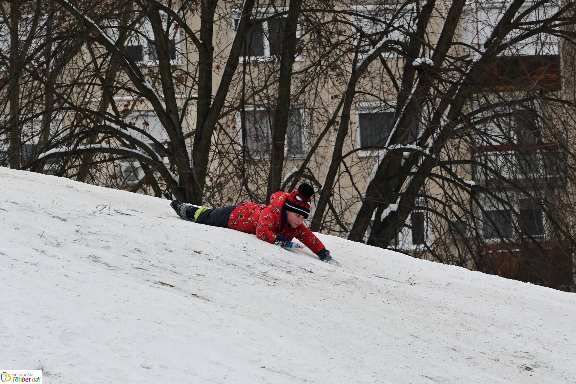 Szánkózás a Robinson-dombon