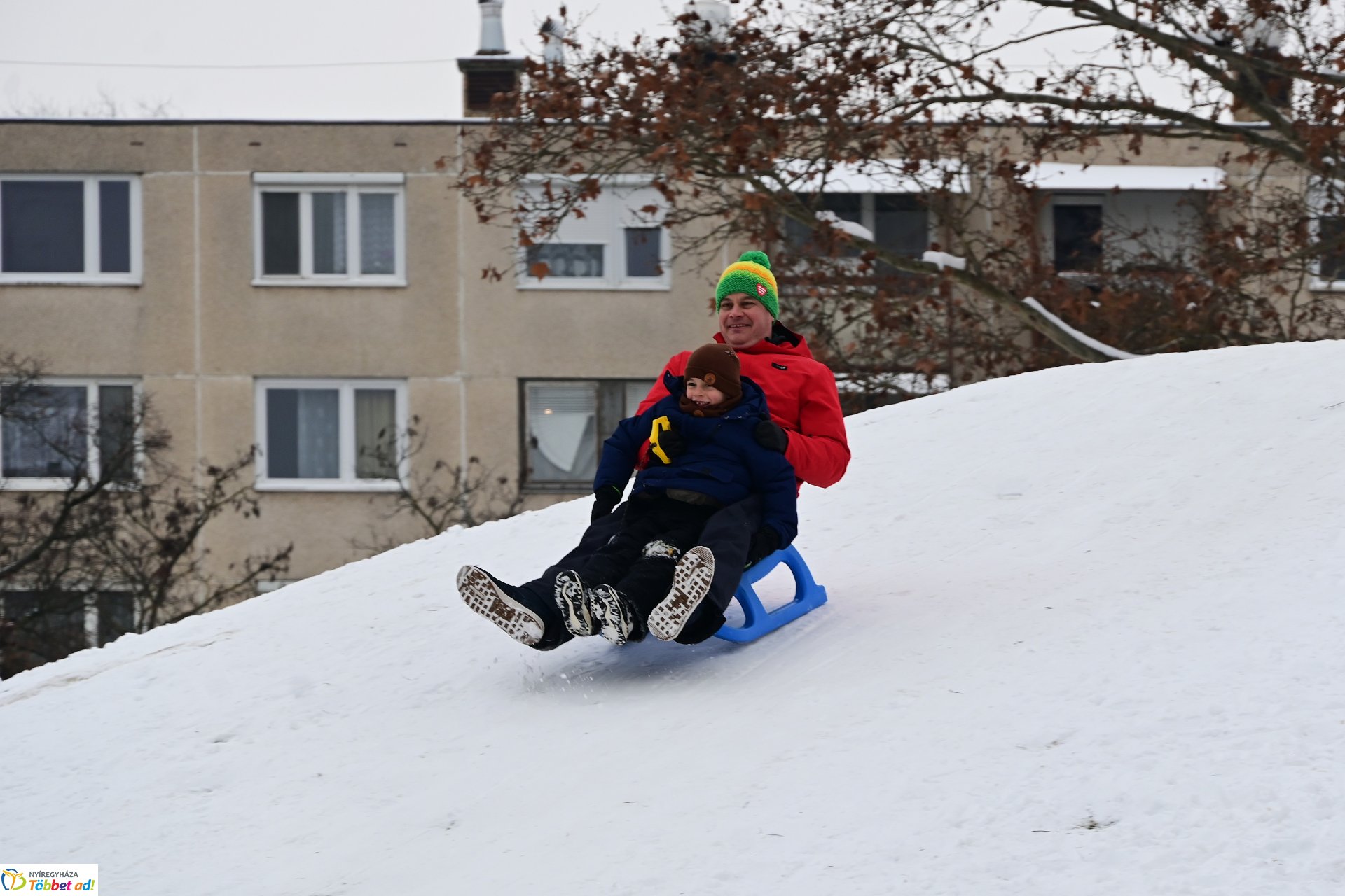 Szánkózás a Robinson-dombon