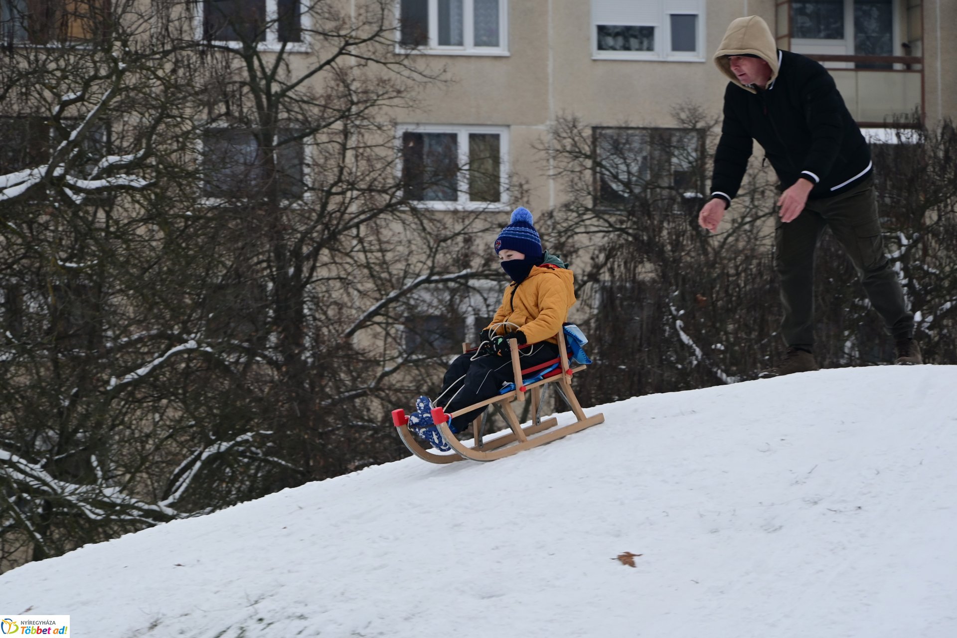 Szánkózás a Robinson-dombon