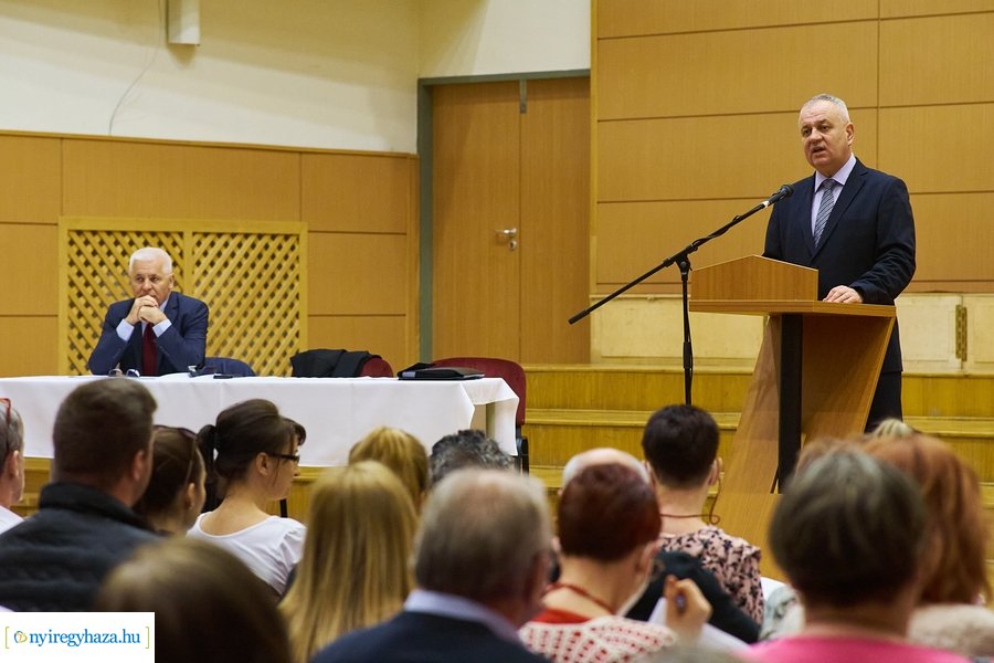 Szavazatszámláló bizottság eskütétele 2022