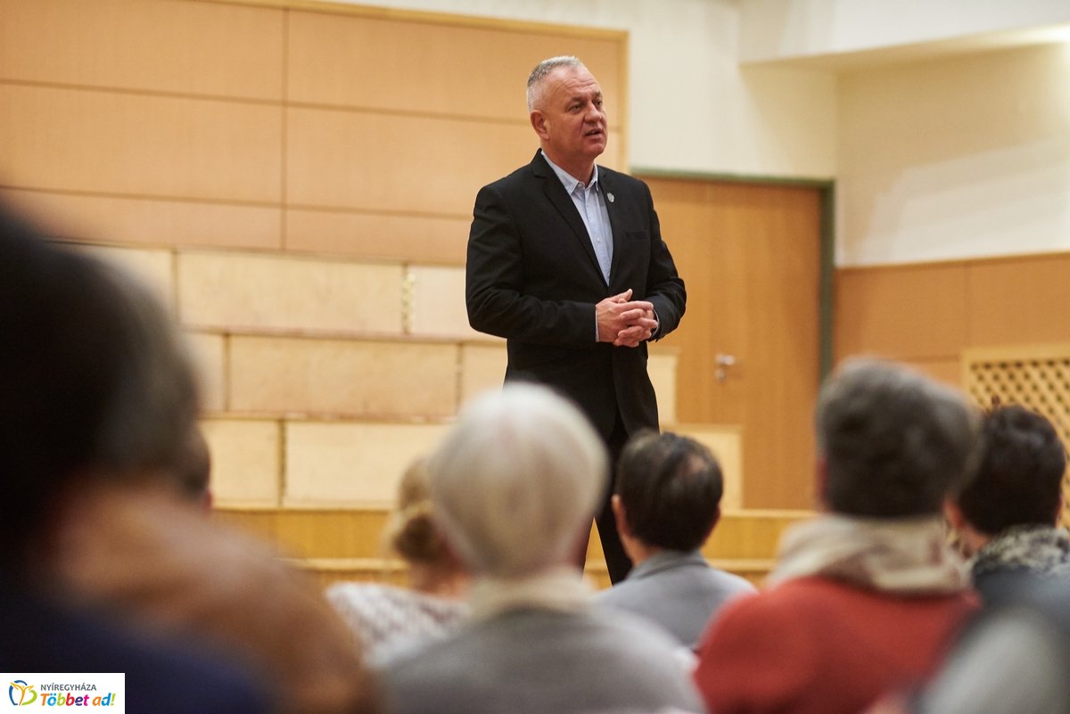 Szavazatszámláló bizottsági tagok eskütétele