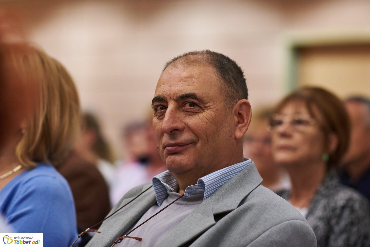 Szavazatszámláló bizottsági tagok eskütétele