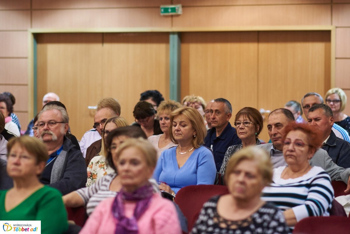 Szavazatszámláló bizottsági tagok eskütétele