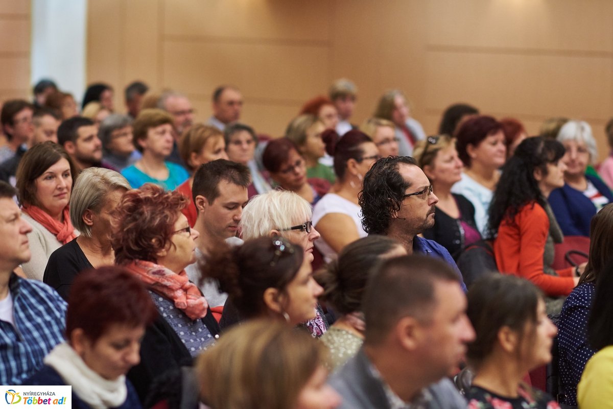 Szavazatszámláló bizottsági tagok eskütétele