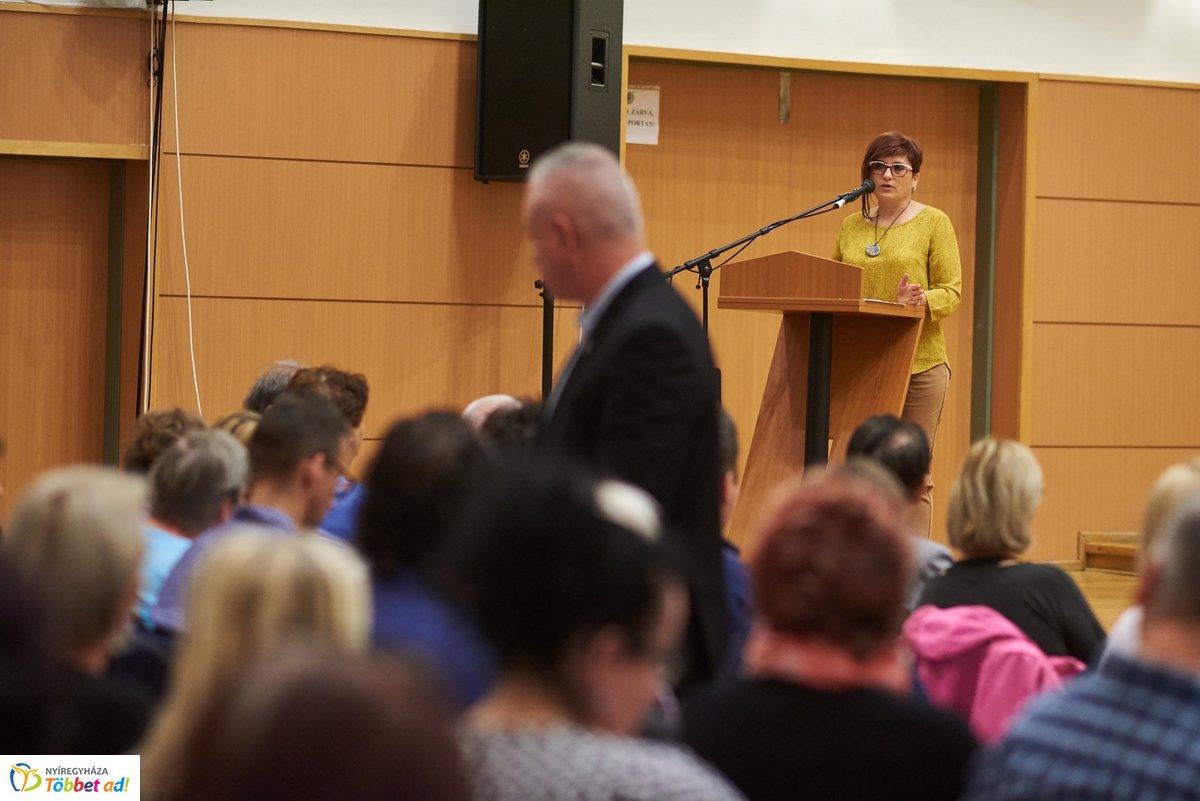 Szavazatszámláló bizottsági tagok eskütétele