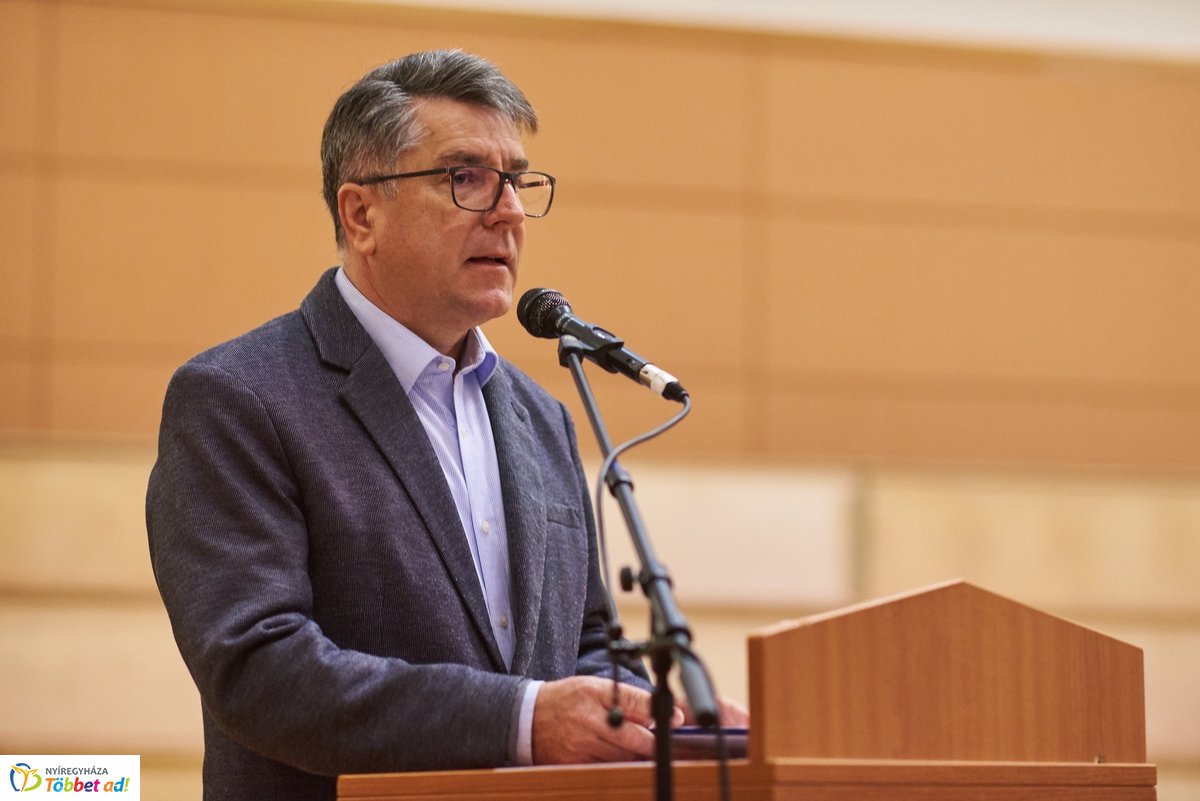 Szavazatszámláló bizottsági tagok eskütétele