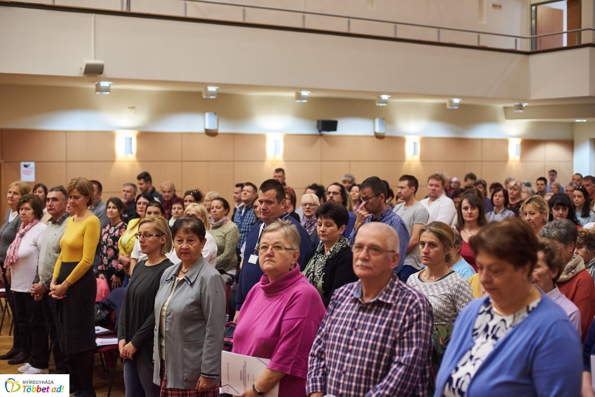 Szavazatszámláló bizottsági tagok eskütétele