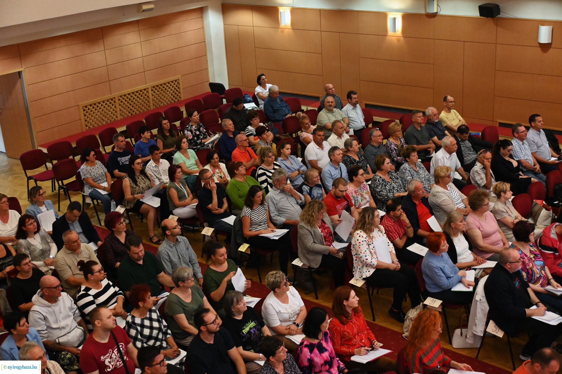 Szavazatszámlálók eskütétele 2024