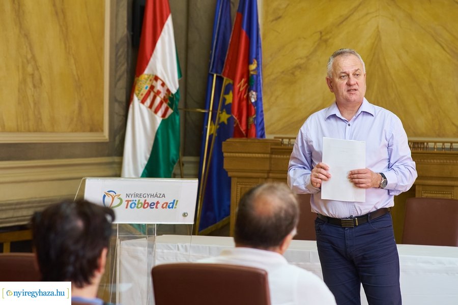 Szavazatszámlázó bizottság eskütétele 20220621