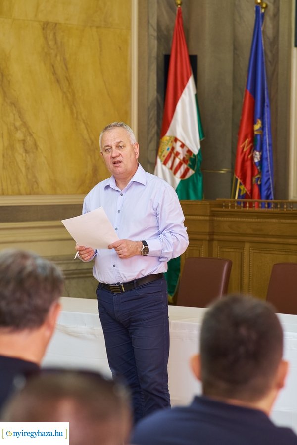 Szavazatszámlázó bizottság eskütétele 20220621