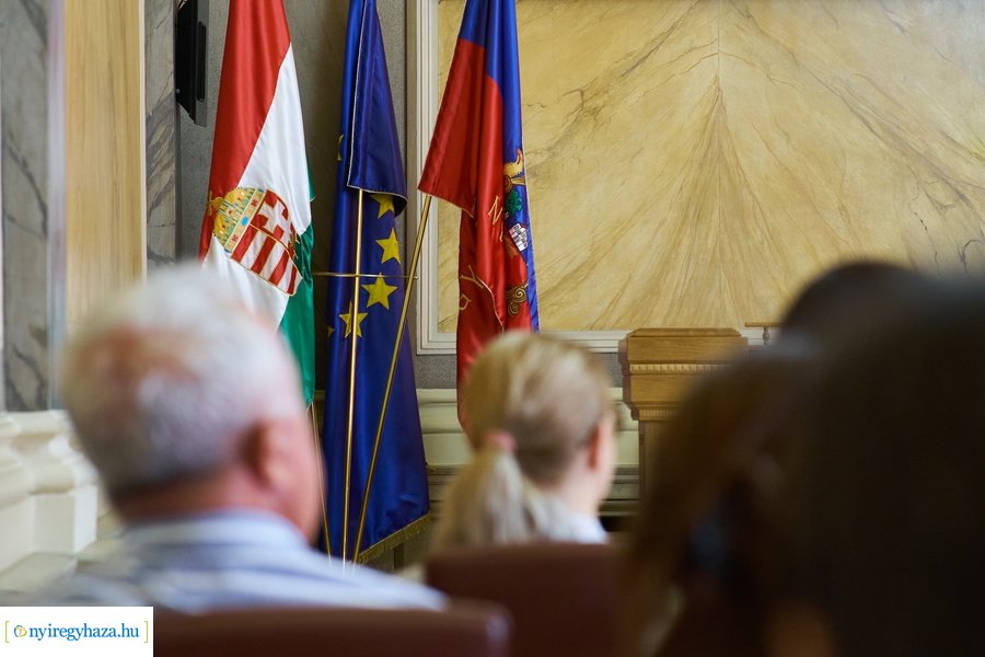 Szavazatszámlázó bizottság eskütétele 20220621