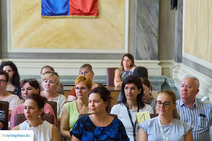 Szavazatszámlázó bizottság eskütétele 20220621