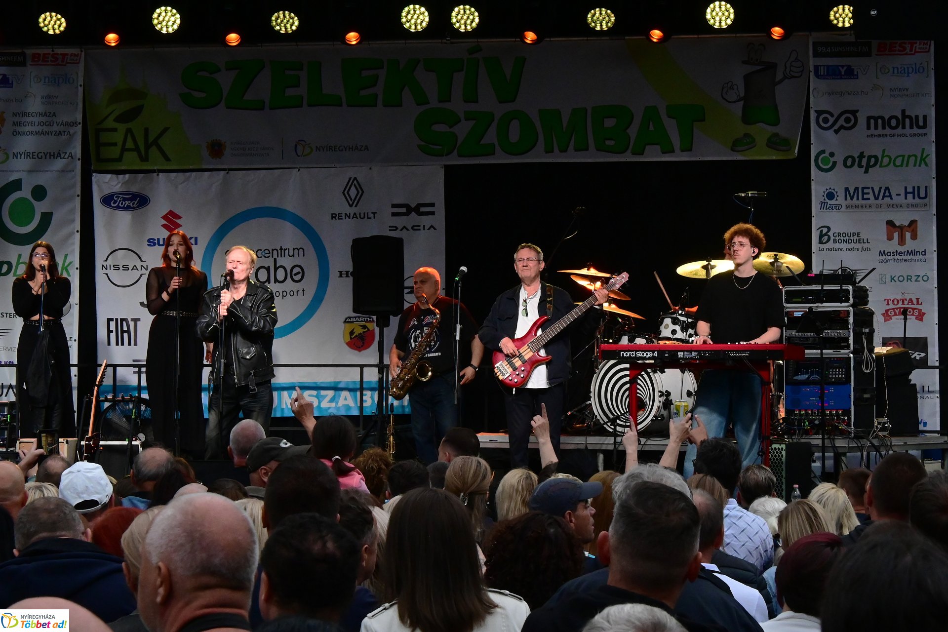 Szelektív Szombat - Bikini koncert a Kossuth téren