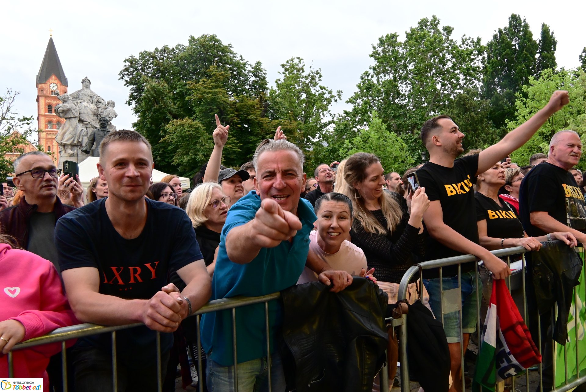 Szelektív Szombat - Bikini koncert a Kossuth téren