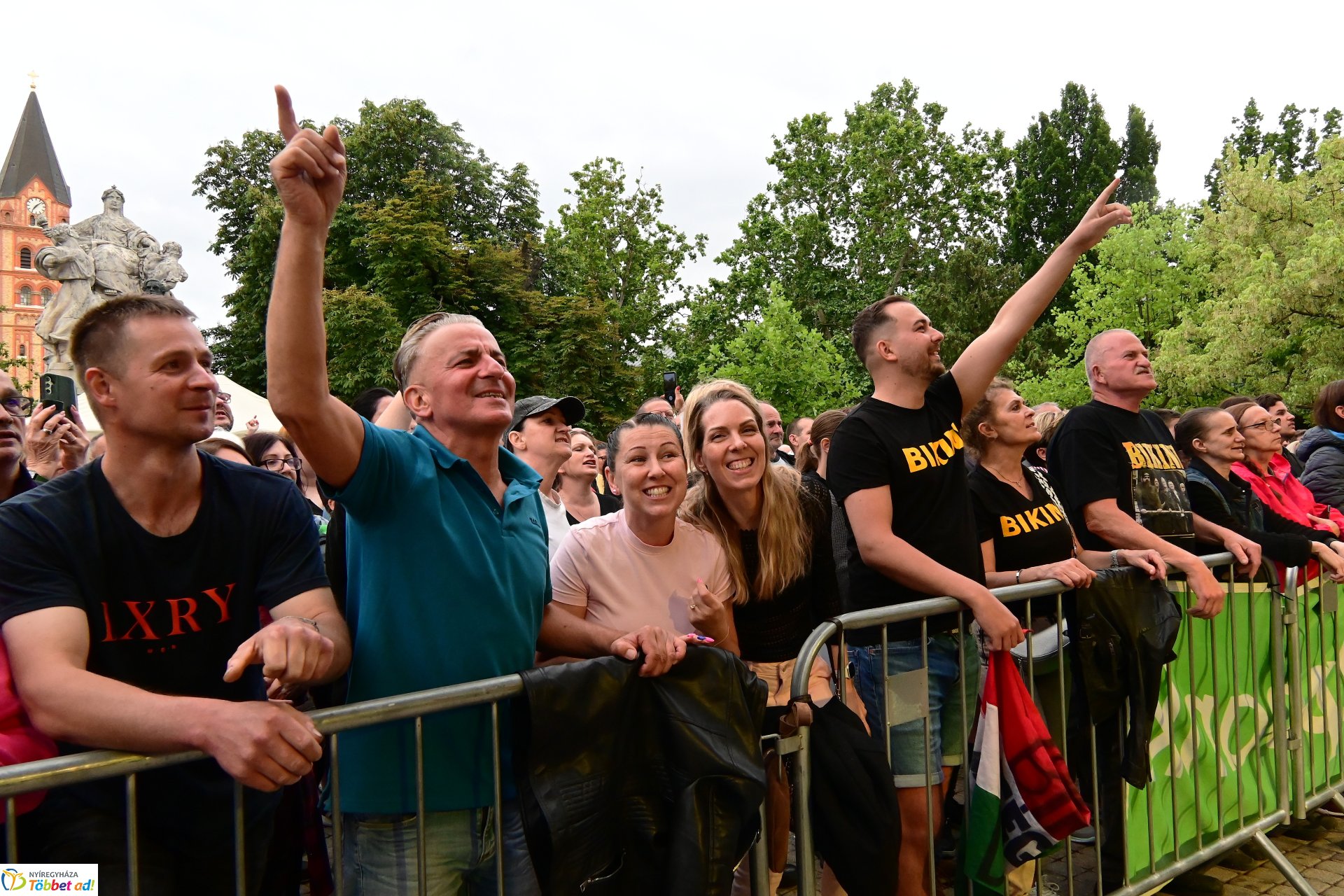 Szelektív Szombat - Bikini koncert a Kossuth téren