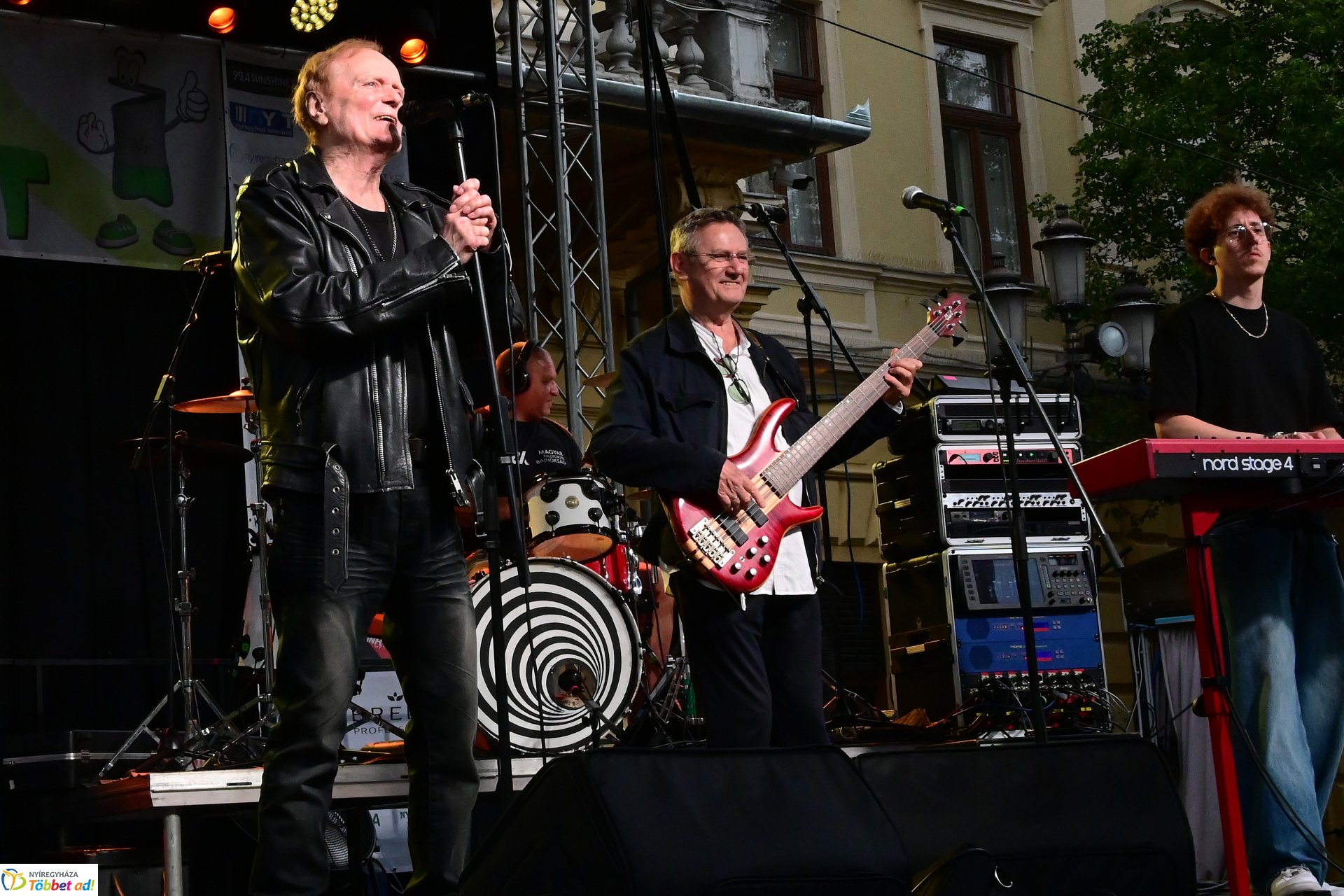 Szelektív Szombat - Bikini koncert a Kossuth téren