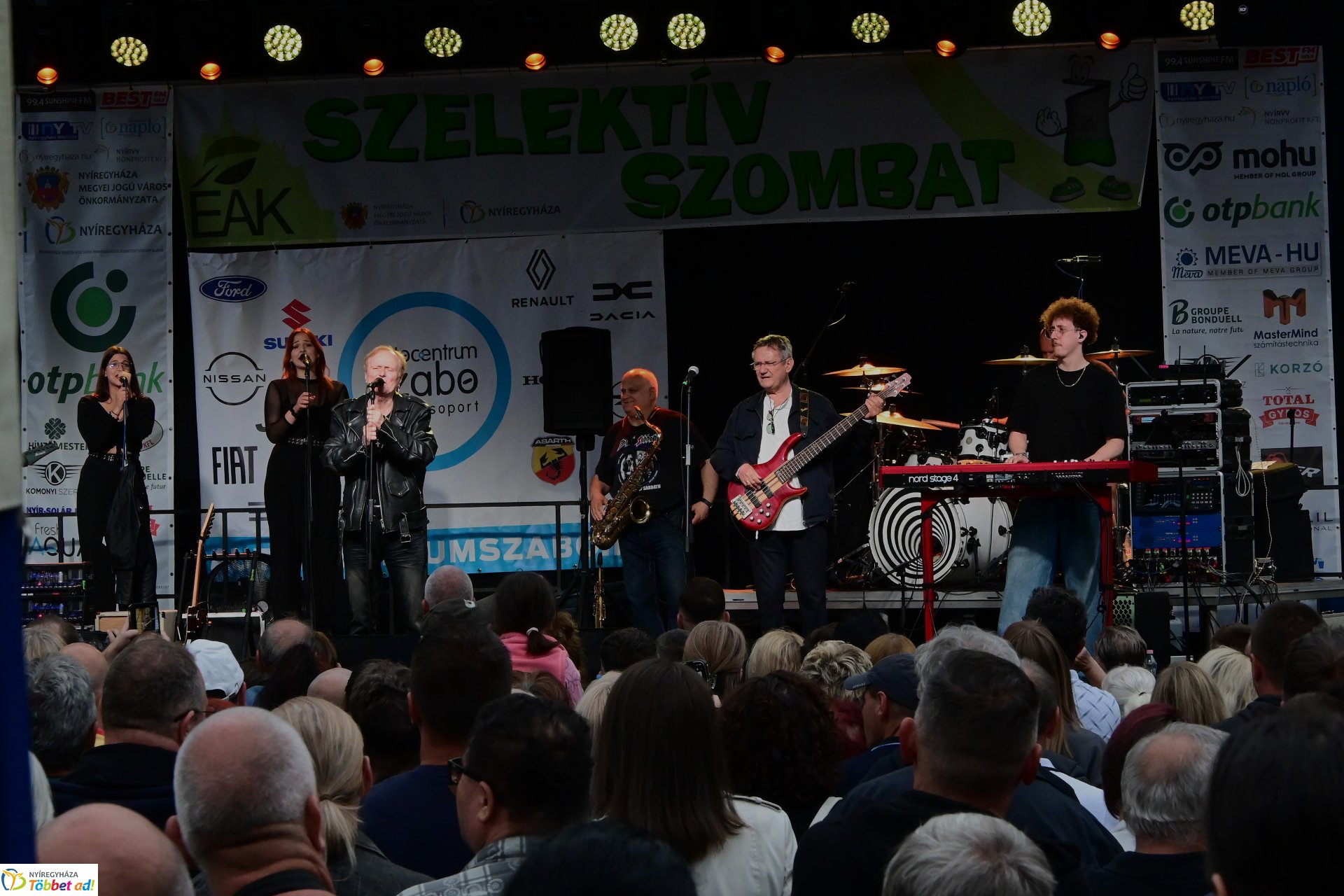 Szelektív Szombat - Bikini koncert a Kossuth téren