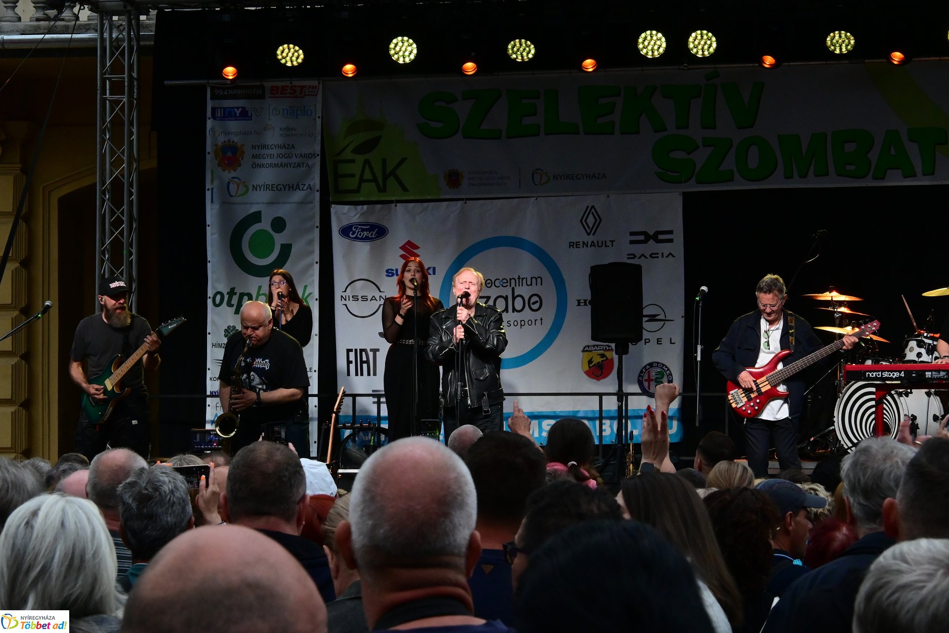 Szelektív Szombat - Bikini koncert a Kossuth téren