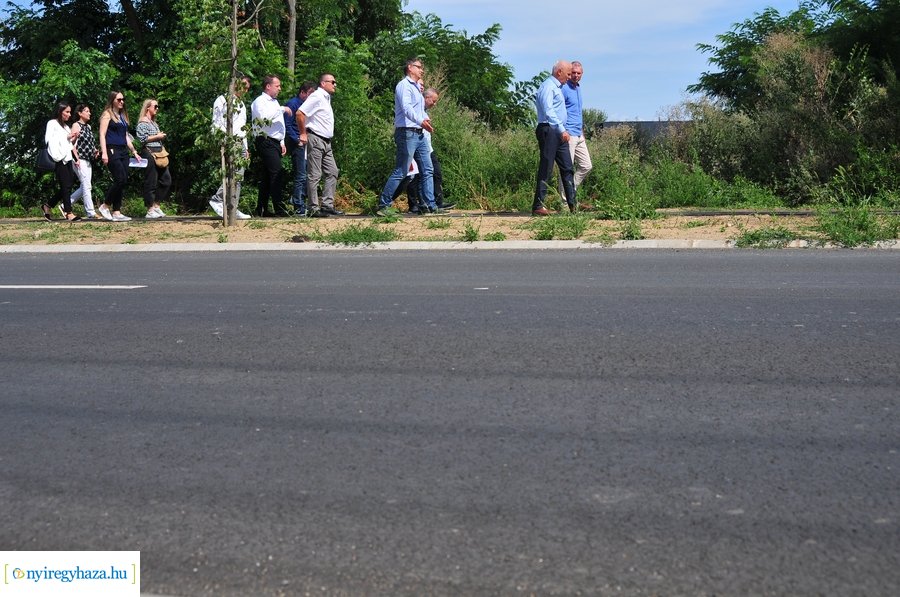 Szélsőbokori út átadó 20230809