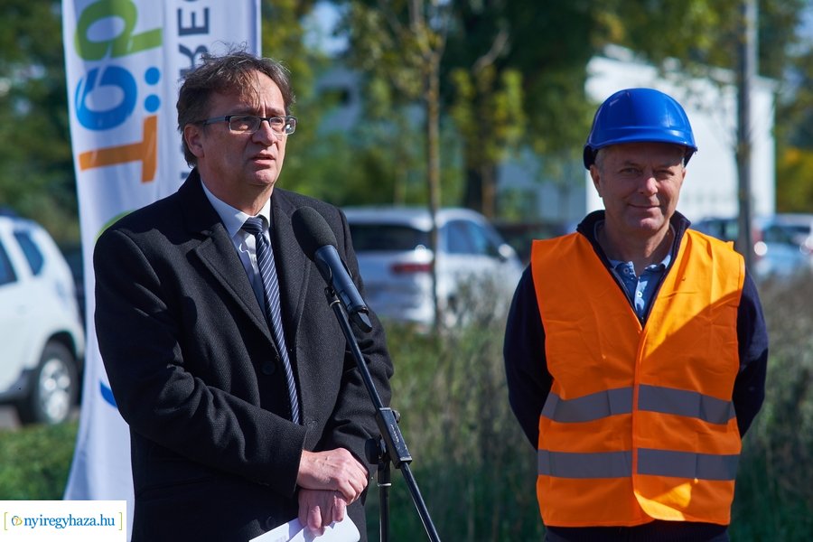 Szélsőbokori út felújítása 20221006