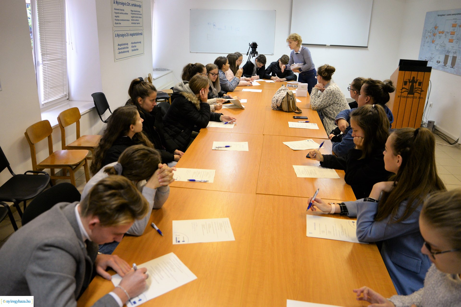 Szemléletformáló program keretében iskolások látogattak a Szennyvíztisztító telepre