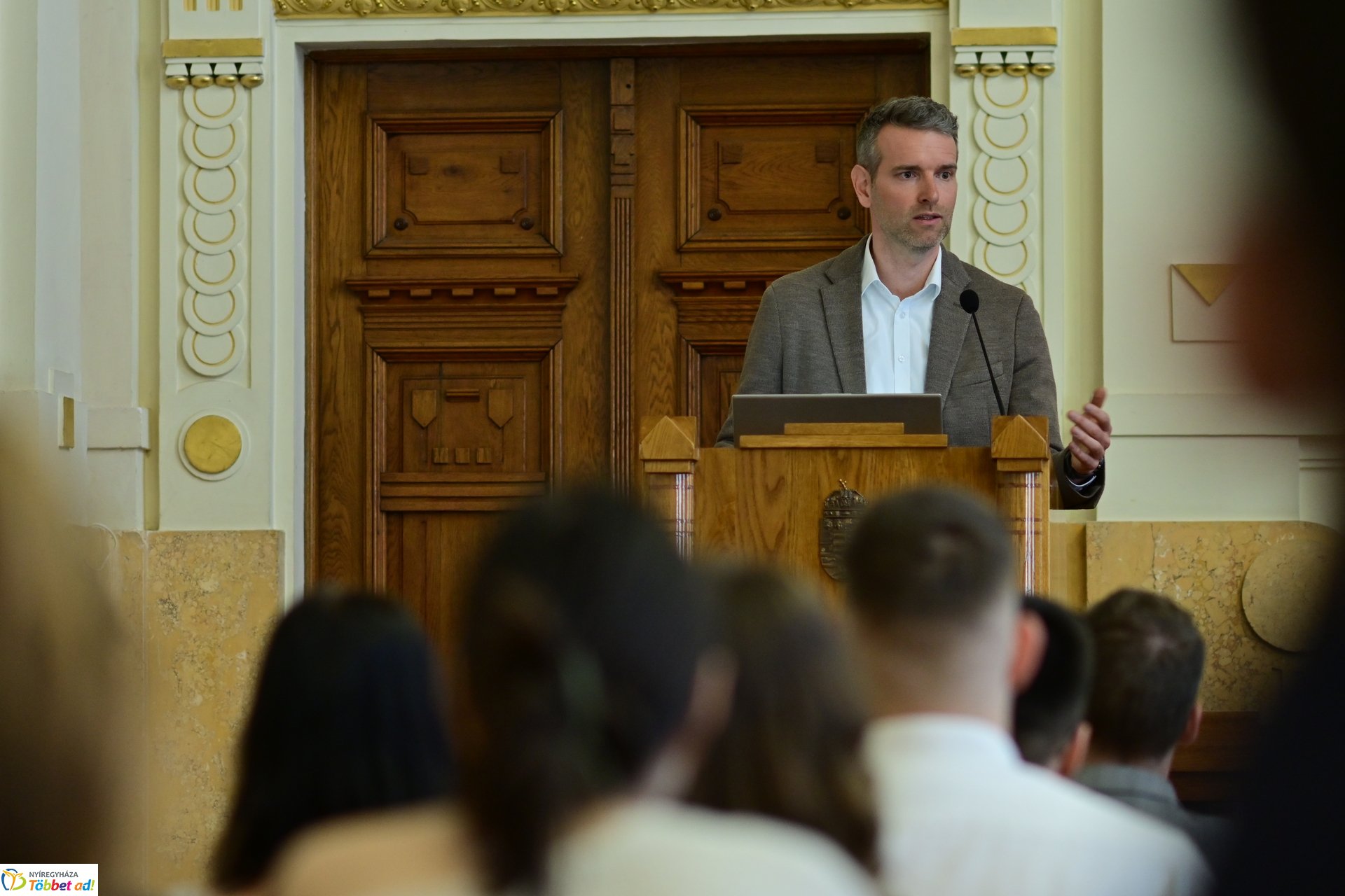 Szemléletformáló szakmai konferencia a Megyeházán