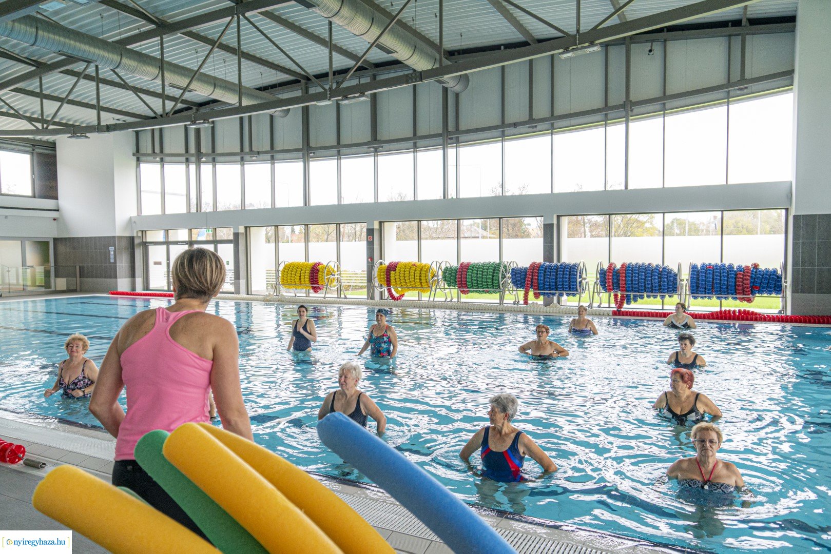 Szenior vízitorna az Eissmann Városi Uszodában