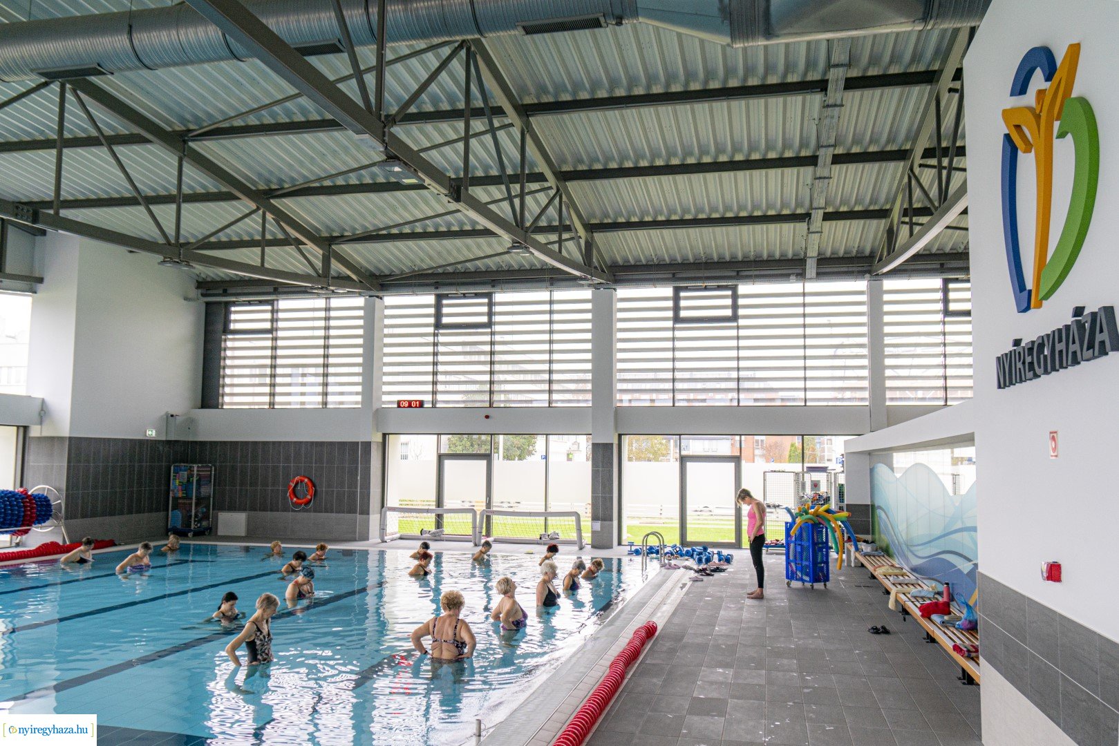 Szenior vízitorna az Eissmann Városi Uszodában