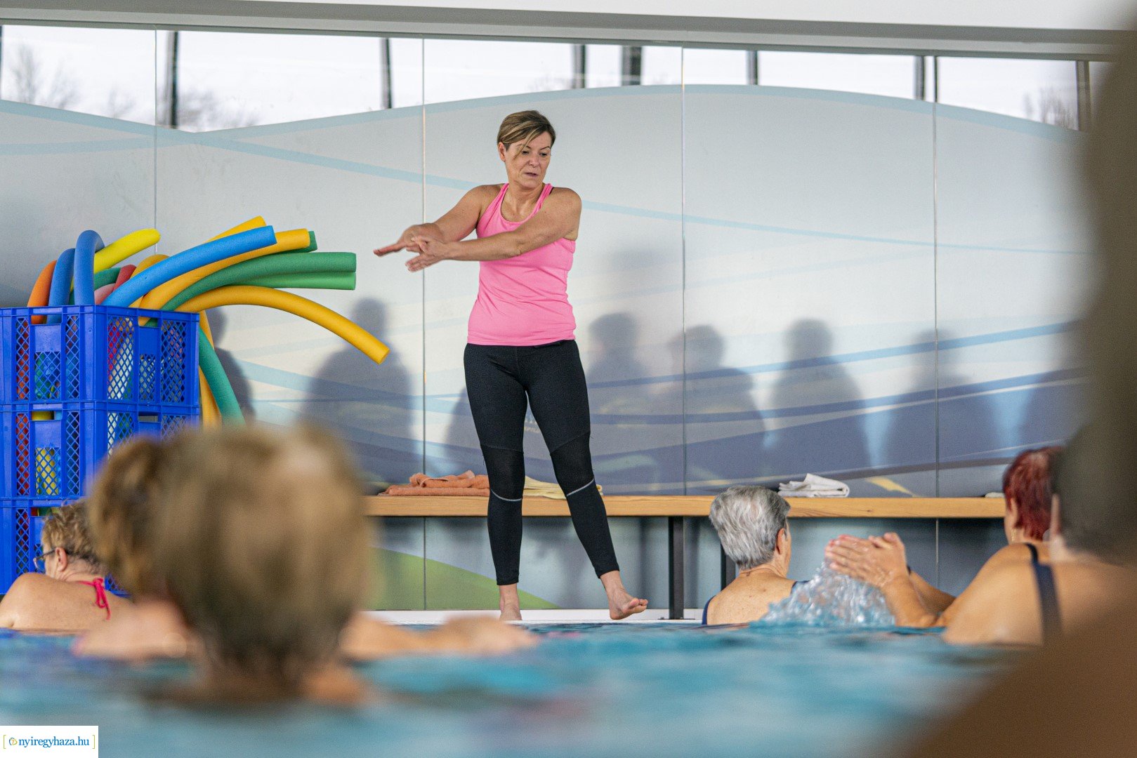 Szenior vízitorna az Eissmann Városi Uszodában