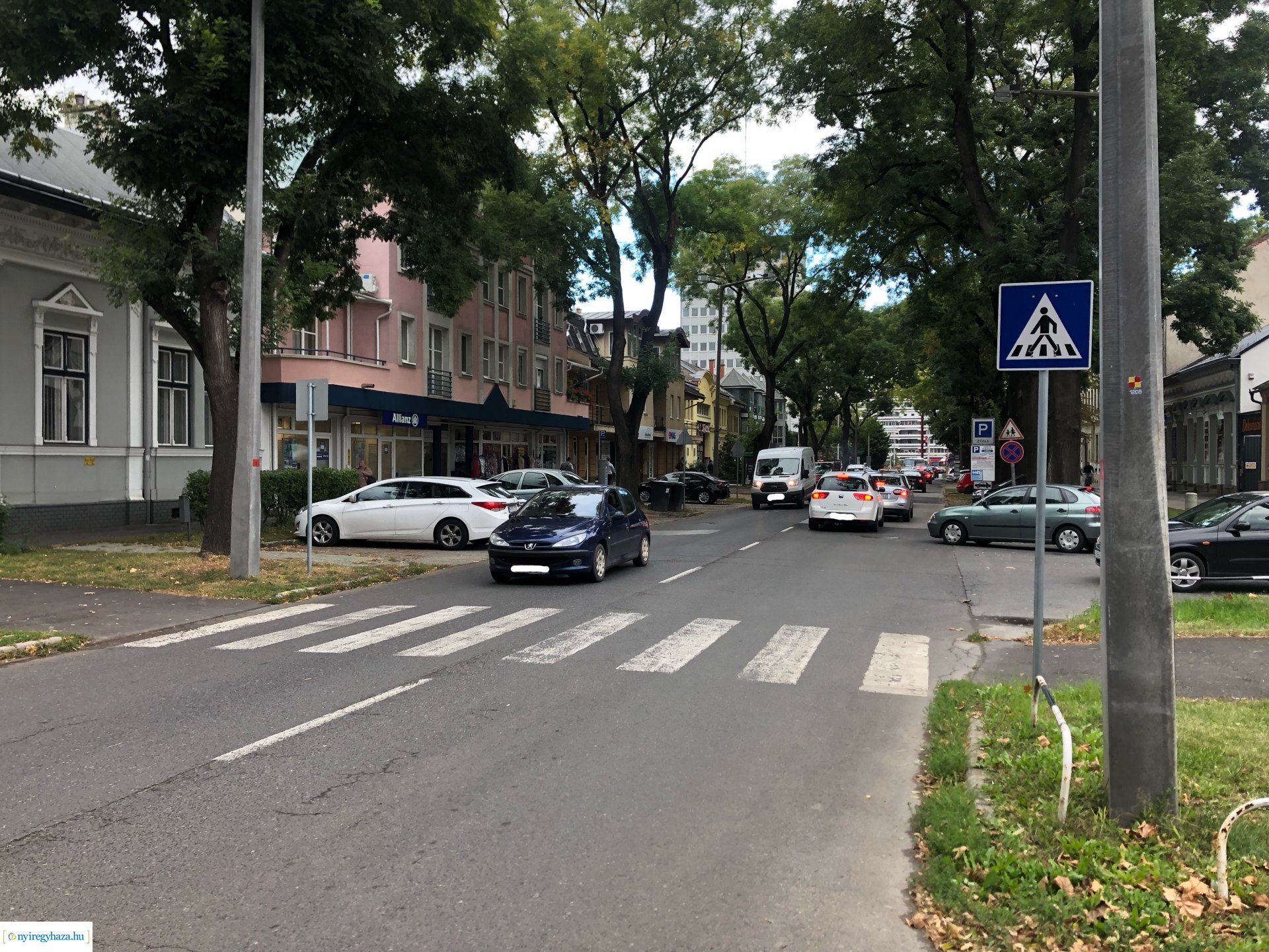 Szent István és Szarvas utcák útburkolat felújítása