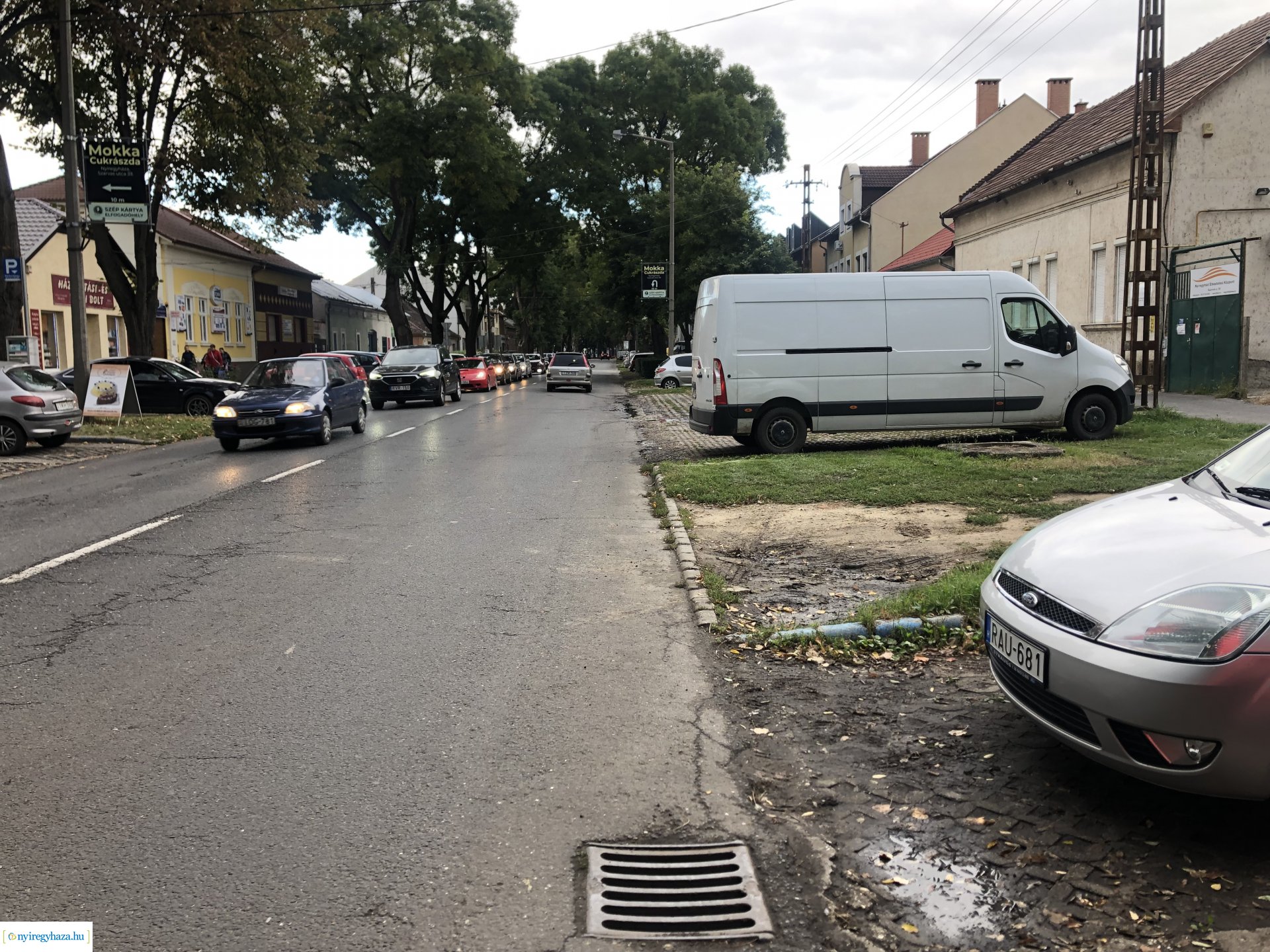 Szent István és Szarvas utcák útburkolat felújítása