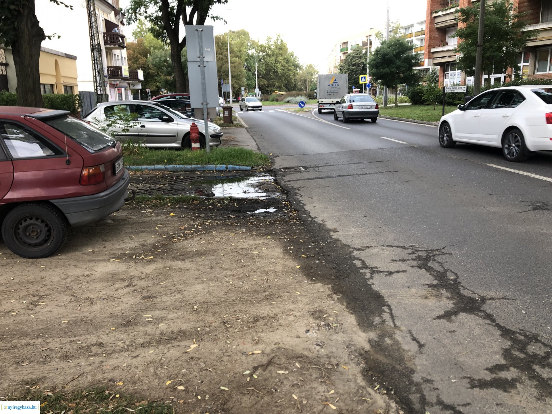 Szent István és Szarvas utcák útburkolat felújítása