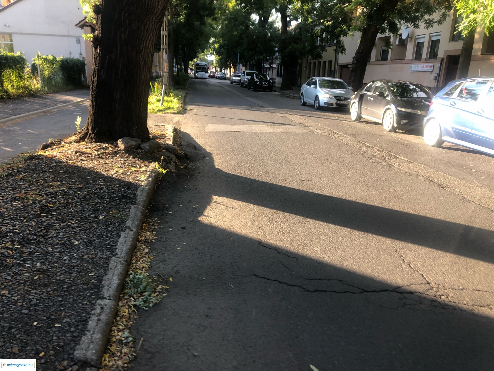 Szent István és Szarvas utcák útburkolat felújítása