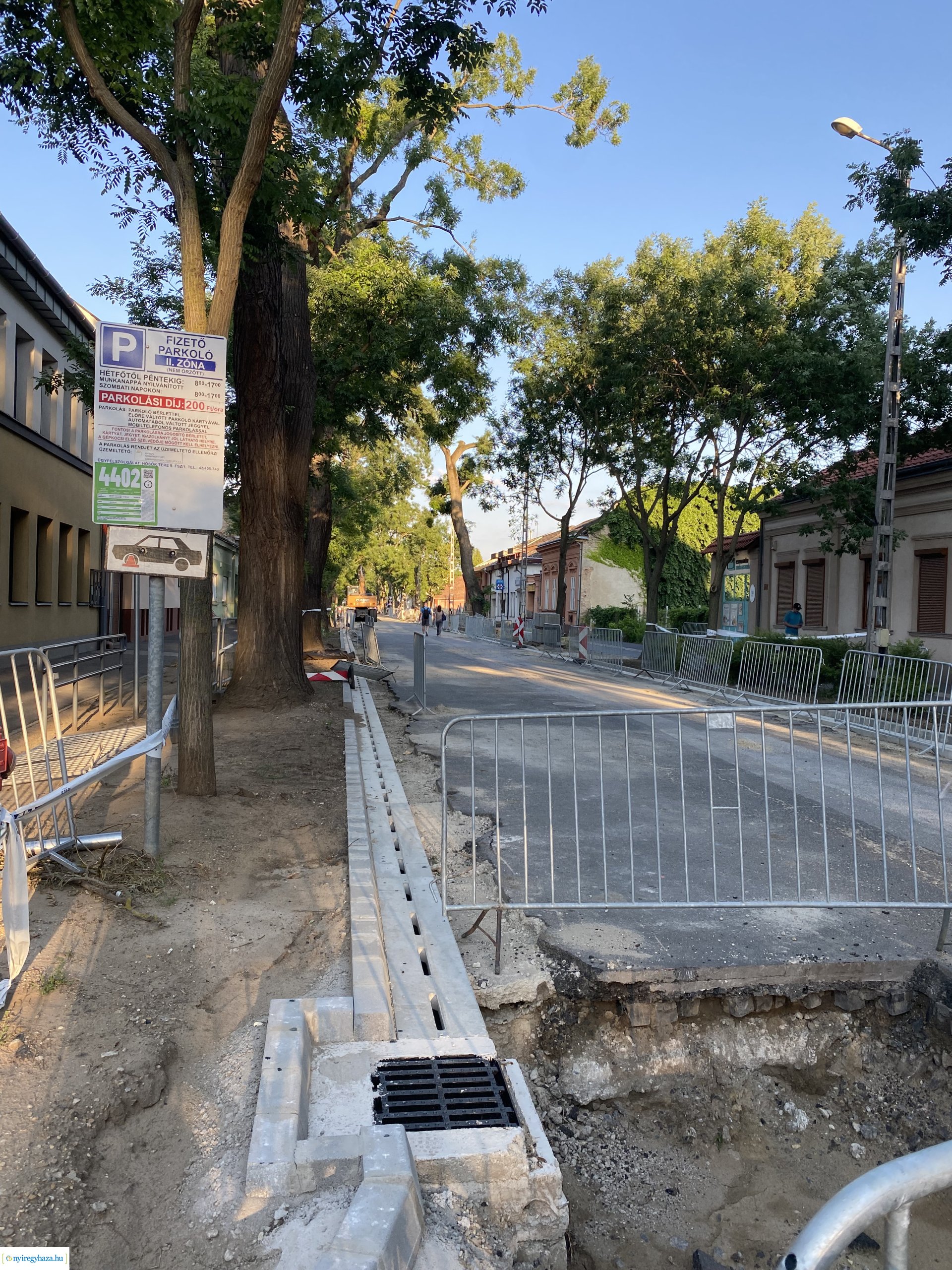 Szent István utca, Szarvas utca útburkolatainak felújítása