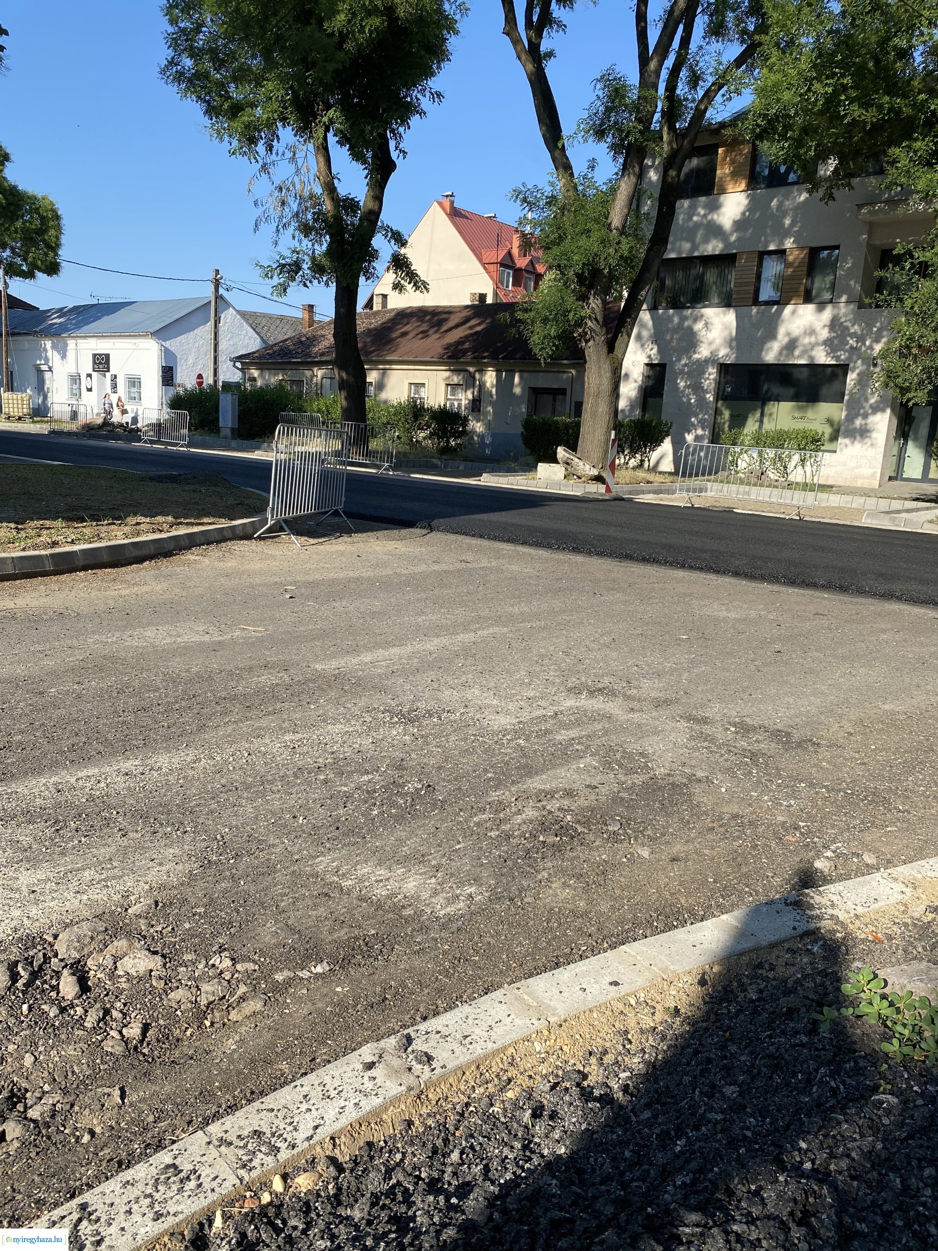 Szent István utca, Szarvas utca útburkolatainak felújítása