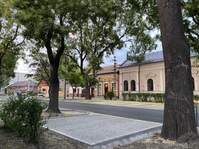 Szent István utca, Szarvas utca útburkolatainak felújítása