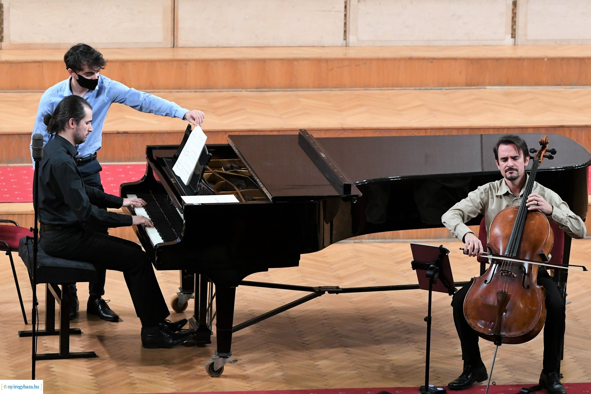 Szentpáli Roland szerzői estje a Filharmónia koncertsorozat szervezésében