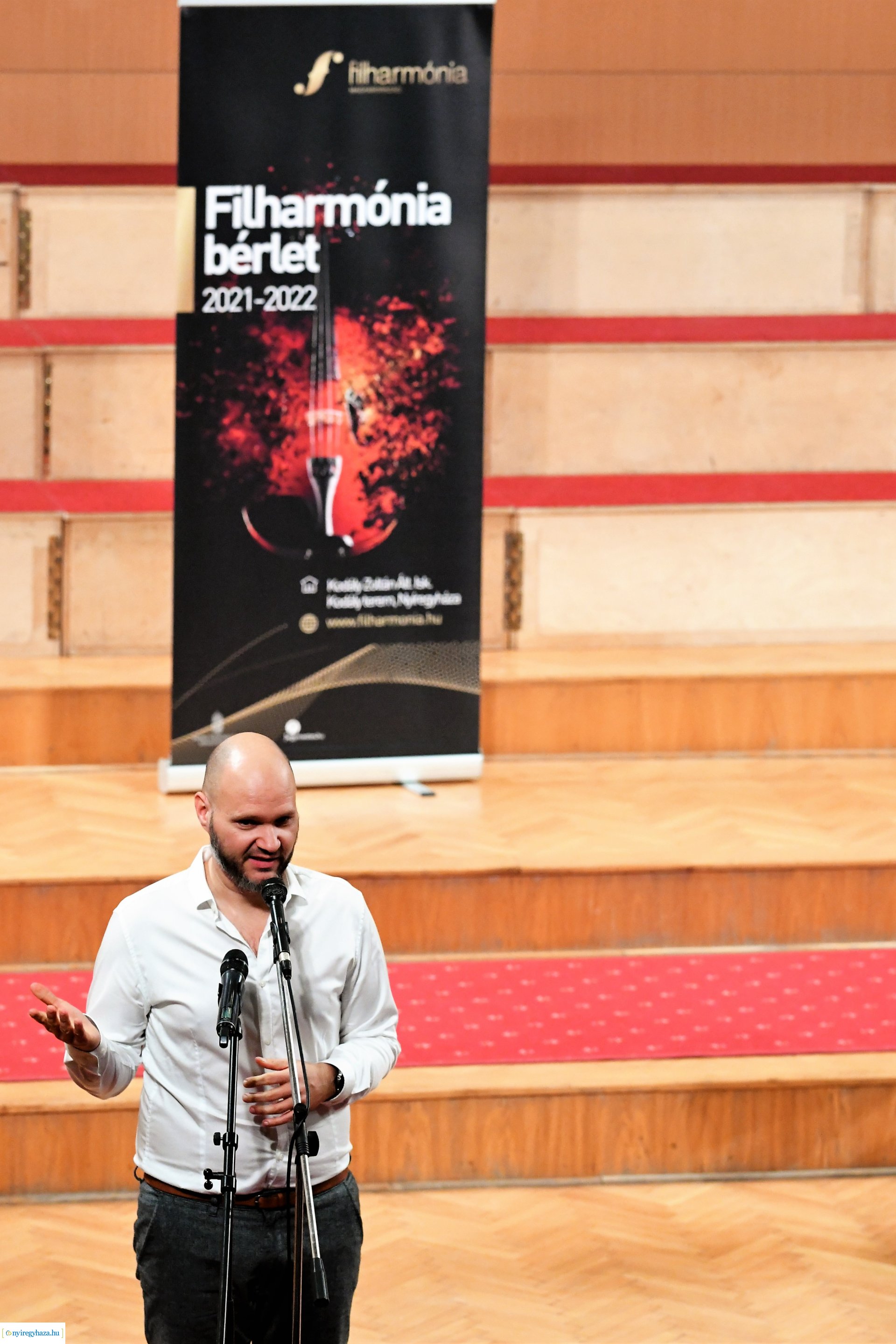 Szentpáli Roland szerzői estje a Filharmónia koncertsorozat szervezésében